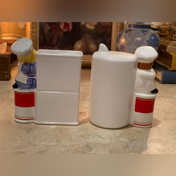 Vintage Campbells Soup Ceramic Salt & Pepper - Picture 5 of 8